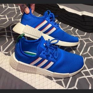 Adidas tennis shoes